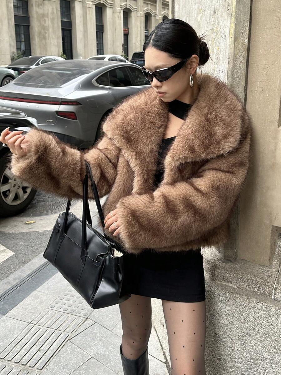 Luxurious Vintage Fashion Women's Thick Warm Jacket With Faux Fur Collar, Winter Coat, Soft Plush Fur - Brown - View 1