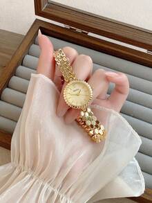 1pc Gold Round Quartz Women's Watch, Elegant & Fashionable, Suitable For Daily Wear, Also Great As Birthday/Graduation Gift, Party & Gathering Gift - Gold - View 2