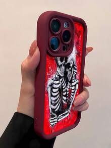 Funda para teléfono con diseño de esqueleto abrazando, fondo rojo, compatible con teléfonos ,  17,  16 Pro Max,  15 Pro Max,  13 y  12. Fabricada en TPU, ofrece protección contra golpes y caídas. Un regalo ideal para familiares, amigos, seres queridos, parejas y Navidad. - Rojo - Ver 4
