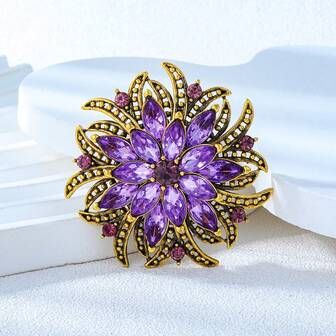 1枚紫色花朵锌合金材质胸针，适合女性日常、派对、连衣裙、背包、帽子装饰，亦可作为节日礼物。