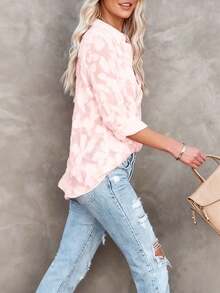 Chemisier élégant à manches longues et col pour femmes grandes tailles, coupe féminine, convient aux saisons d'automne et de printemps. Chemisier de style français léger, idéal pour la protection solaire estivale et les vacances. Chemise décontracté chic pour femmes - Rose bonbon - Voir 10