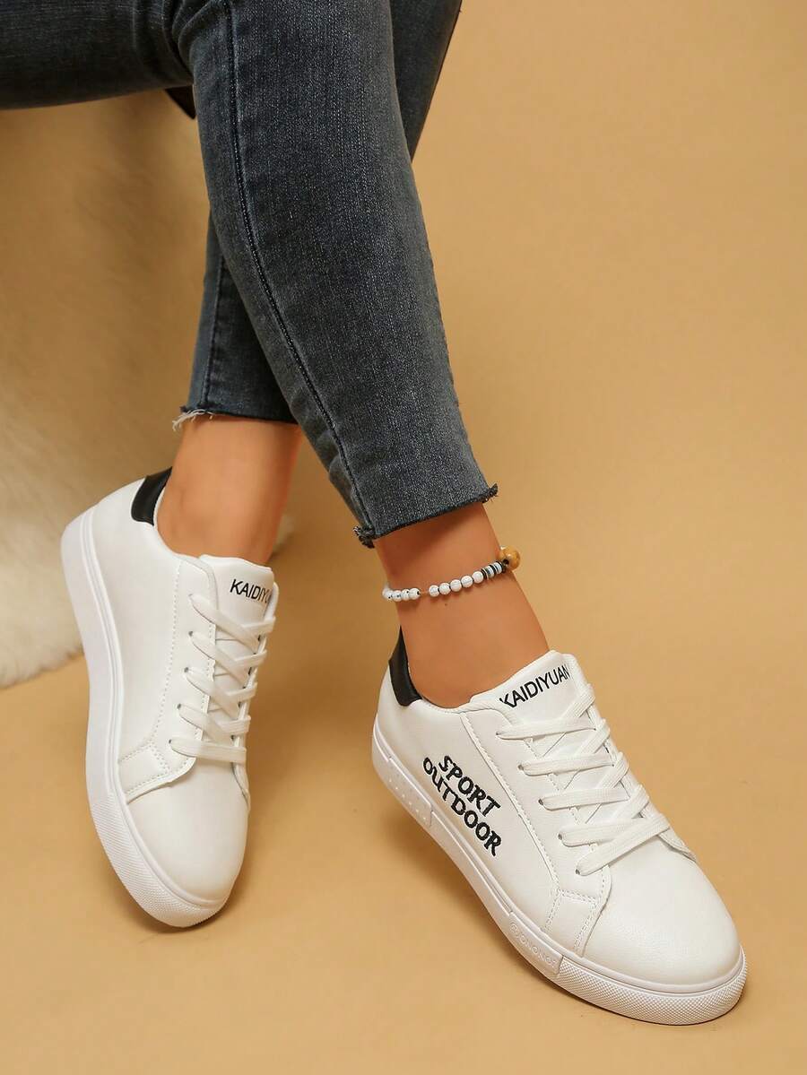 Women's White British Style Lace-Up Sneakers, Round Toe Low-Top Flat Skateboard Shoes, Fashionable Breathable Non-Slip Small White Shoes For Students - White - View 1
