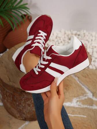 Damsneakers, rund tå, tjock sula, snörning, randig dekor, lämplig för inomhus-/utomhusbruk, skolstil, bekväma athleisureskor, året runt