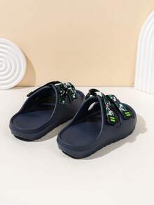 1双男童时尚魔术贴EVA平底凉鞋，可爱露趾速干轻便防滑夏季鞋，适合幼儿和小童 - 藍色 - 查看 3