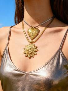 An Elegant Gold, Silver, And Titanium Steel Necklace With A Sculpted Face, Heart, And Sun Snake Design, Perfect For Women's Everyday Wear, Shopping, And Parties. 18K Gold-Plated, Stylish And Simple Women's Jewelry, A Valentine's Day Gift, Or A Present For A Loved One And Friends. - Multicolor - View 1