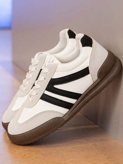 1 Pair Women's Outdoor Casual Sports Shoes, Metal Buckle Decor, Faux Leather Material, Lace-Up Design, Comfortable & Fashionable, 2025 Autumn New Arrival