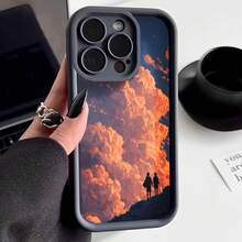 Cubierta de teléfono con borde negro y diseño de nubes anaranjadas al atardecer con siluetas de personas caminando en la montaña para iPhone 14 Pro Max ideal para uso diario y protección elegante - Negro - Ver 1
