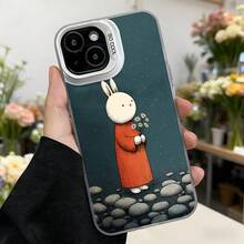 Cubierta de teléfono con diseño de conejo en abrigo rojo sobre piedras con flores estampado en azul oscuro para mujeres con estilo elegante y artístico ideal para uso diario y ocasiones especiales Aplicable a los teléfonos de la serie Apple y Galaxy - Negro - Ver 3