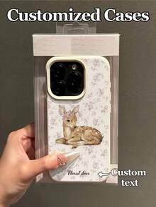 حافظة هاتف قابلة للتخصيص باسم مع خلفية زهرية أنيقة وتصميم غزال، مناسبة لهواتف 17 برو ماكس/17 إير/16 برو/15 برو ماكس/16E/14 بلس/13/12/11/XS/XR/XS ماكس، بأسلوب أنيق وجميل، هدية عيد مثالية للأصدقاء والزملاء والعائلة