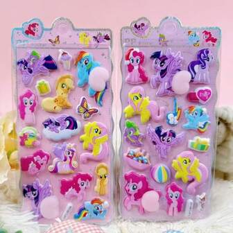 Ett set innehåller 1 My Little Pony-klämklistermärke (1 My Little Pony-klistermärke skickas slumpmässigt), godisklistermärken, festpresenter och gör-det-själv-pyssel, rumsdekorationer | Hög vidhäftning, perfekt som högtidspresenter, födelsedagspresenter, festpresenter, jul, påsk, Thanksgiving och examenspresenter.