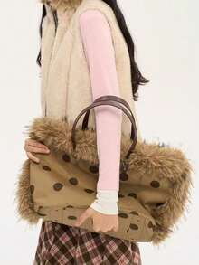 返校休闲时尚多功能大容量通勤户外日常购物单肩包/腋下包，韩版小众设计波点毛绒包 - 卡其色 - 查看 4