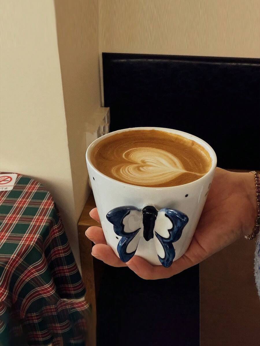 1个法式复古设计3D手绘蝴蝶咖啡杯，手工陶瓷杯，釉下彩绘，高品质下午茶杯，办公室水杯，客厅茶杯 - 彩色 - 查看 1