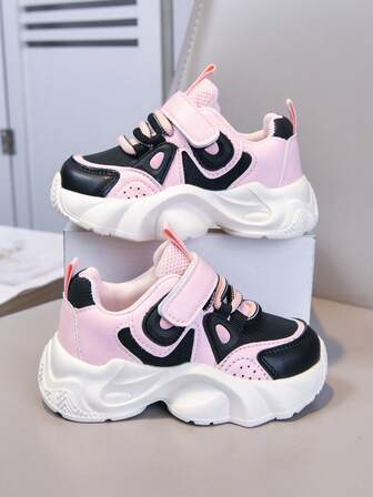 1 Pair Kids Soft Sole Sneakers, Casual Shoes. Color: Classic Black & White Contrast, Chunky Shoes, Fashion Versatile, Easily Paired With Kids' Daily Outfits, Allowing Them To Exude Vitality And Personalized At School Or On The Street.