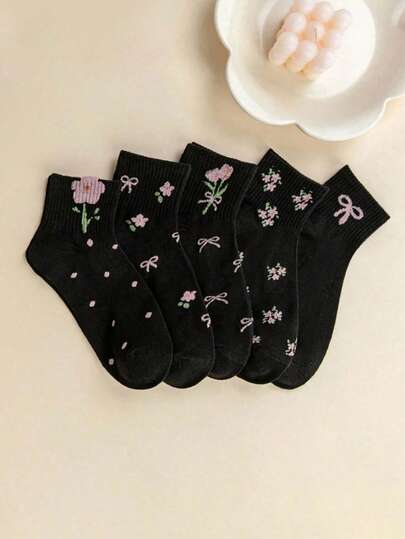 4 Çift Kız Çocuk Siyah Kısa Çorap, Sevimli Fiyonk ve Çiçek Desenli Orta Boy Çoraplar, 1-12 Yaş Arası Kızlar İçin Uygun, Rahat, Nefes Alabilen Günlük Çoraplar, İlkbahar/Sonbahar