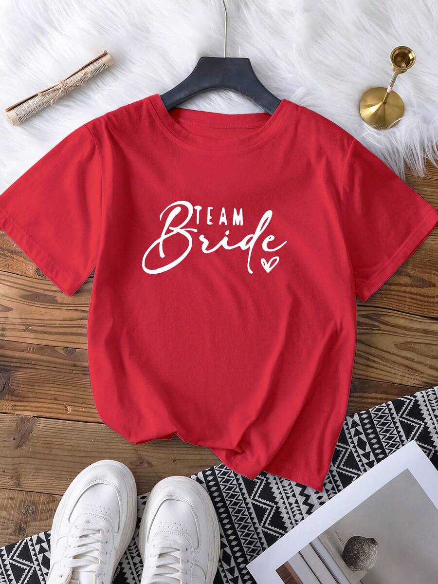 Camiseta gráfica para mujer "Bridal Party" - Camiseta casual de cuello redondo y manga corta con diseño de corazón, adecuada para bodas y ocasiones especiales, camiseta para dama de honor | Diseño alegre | Ajuste cómodo