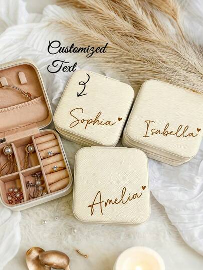 קופסת תכשיטים בצורת לב עם שם בכתב יד - קופסת אחסון תכשיטים בצבע בז' בהתאמה אישית לנסיעות, סגירת רוכסן, בטנת בד, מתנה מושלמת להזמנה לשושבינה או מזכרת זוגית, עיצוב אלגנטי | בטנה רכה, מתנת חתונה, קופסת תכשיטים