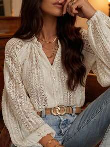 加大码宽松休闲法式蕾丝镂空V领单排扣灯笼袖衬衫，百搭秋季