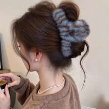 4/1 Pc Girls Colorful Plush Hair Claw Clips, Cute Furry Hairpins, Fuzzy Hair Clips Hair Barrette Hair Accessories For Daily Use Hair Jaw Clip Hair Clamps Hair Clutch Hair Catcher Clip, Casual Fall Winter For Vacation Outfits Woman