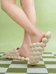 1 paire de sandales moussantes à la mode et polyvalentes, sandales de massage douces, convenant aussi bien aux hommes qu'aux femmes comme sandales d'extérieur - Beige - Voir 4