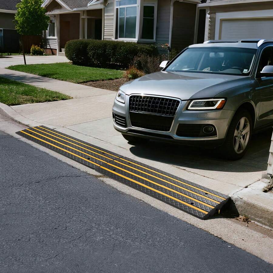Car Driveway Rubber Curb Ramp, 33069 Lbs Load Capacity, 2.6 Inch Rise Curbside Bridge Ramp With Yellow Reflective Strips, Suitable For Loading Dock, Warehouse, Garage, Sidewalk (3 Pack) - 3 Pieces - View 1