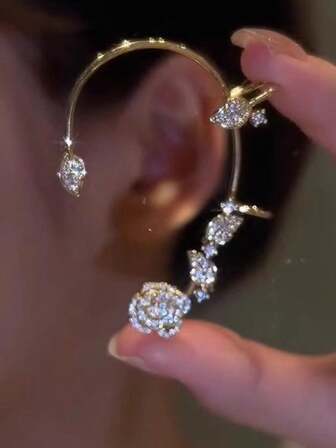 1pc Fashionable Elegant Delicate Gold Butterfly Rhinestone Left Ear Cuff Jewelry, Suitable For Holidays And Daily Wear