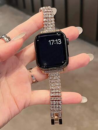 1 st moderiktigt smartklockarmband, sött vardagligt enkelt fest blingbling exklusivt diamantband, armbandsrem AppleWatch-rem, lämplig för AppleWatch-rem Ultra/SE/11/10/9/8/7/5/4/3/2/1-serien, som AppleWatch Ultra2/Ultra/SE/38/41/42/44/45/46/49 mm, moderiktigt armbandstillbehör för kvinnor. Den bästa presenten till flickvänner och vänner, inte klumpig att bära, mycket lämplig för handleden, endast rem, exklusive klocka och boett