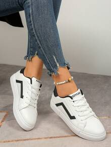 女士白色英伦风系带运动鞋，圆头低帮平底滑板鞋，时尚透气防滑小白鞋，适合学生 - 白色 - 查看 1
