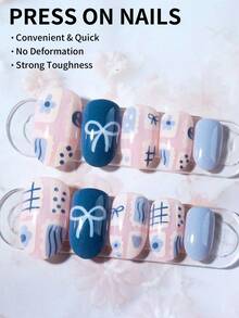 24 Stück kurze ovale Schleifen, Streifen & Blumen Nagel Sticker, aus französischem Acrylmaterial, perfekt für kurze Nägel, Set beinhaltet: 1 Stück Gel Nagellack und 1 Stück Nagelfeile. Kurze Nägel lassen Ihre Fingerspitzen wunderschön glänzen, geeignet für Partys, Tanzen und den täglichen Gebrauch. Nagelpflege-Zubehör - Verschiedenfarbig - Übersicht 2