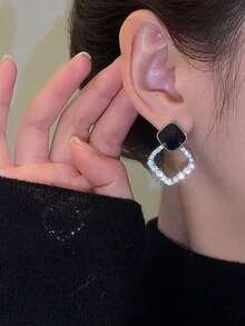 topshiny 1 对韩国方晶锆石简约耳环，简约可爱，精致优雅的女士珠宝 - 黑色 - 查看 3