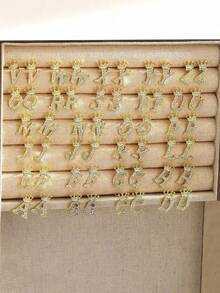 1 对时尚闪亮皇冠首字母耳钉，适合儿童佩戴，精致流行字母耳环，适合街头派对约会和生日礼物，适合日常生活 - 金色 - 查看 6