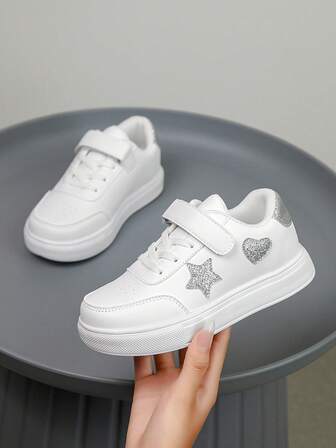 1 Pair Kids' Fashion Versatile White Sneakers, Easy On/Off Comfortable Breathable Flat Shoes With Star And Heart Pattern Decoration, Stylish Children Running Shoes For School And Casual Wear