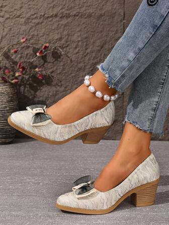 女士粗跟尖头高跟鞋，百搭款式，适合搭配连衣裙、日常穿着、伴娘礼服，法式风格，白色