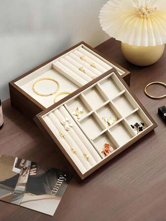 1/5 Piece. Walnut Wood Jewelry Storage Tray With A Soft, Scratch-Resistant, And Durable Velvet Lining. This Large-Capacity Jewelry Display Box Features Multiple Compartments, Perfect For Storing Necklaces, Rings, Earrings, Bracelets, Lipsticks, And Other Jewelry. The Walnut Wood Grain Adds A Touch Of Elegance