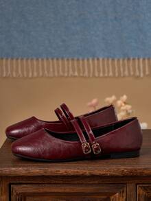 女士时尚方头浅口酒红色平底鞋，适合新年、婚礼、通勤、约会、派对、圣诞节等场合，四季皆宜的百搭平底鞋，春夏户外活动穿着更显优雅气质，双带玛丽珍芭蕾平底鞋，夏季必备 - 酒紅色 - 查看 4