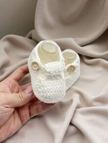 1 Pair Handmade Crochet Infant Shoes, Button Closure, Flat Sole - White - View 2
