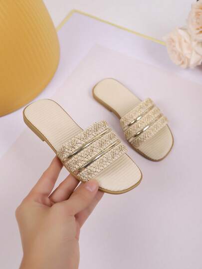 1双女童编织金属带凉鞋 - 可爱露趾儿童时尚拖鞋，适合日常穿着和度假