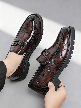 Luxury Retro Designer Men's Slip On Penny Loafers Plaid Dress Shoes Crocodile Print Soft Leather Breathable Round Toes Formal Shoes Elegant Gentlemen Business Casual Social Shoes Male Daily Office Party Wedding Style Groom's Shoes For Men ‌Couple's Date ‌Romantic Dinner Festive Gift‌ Back To School Students Shoes Preppy For All Seasons,Please Choose One Size Up