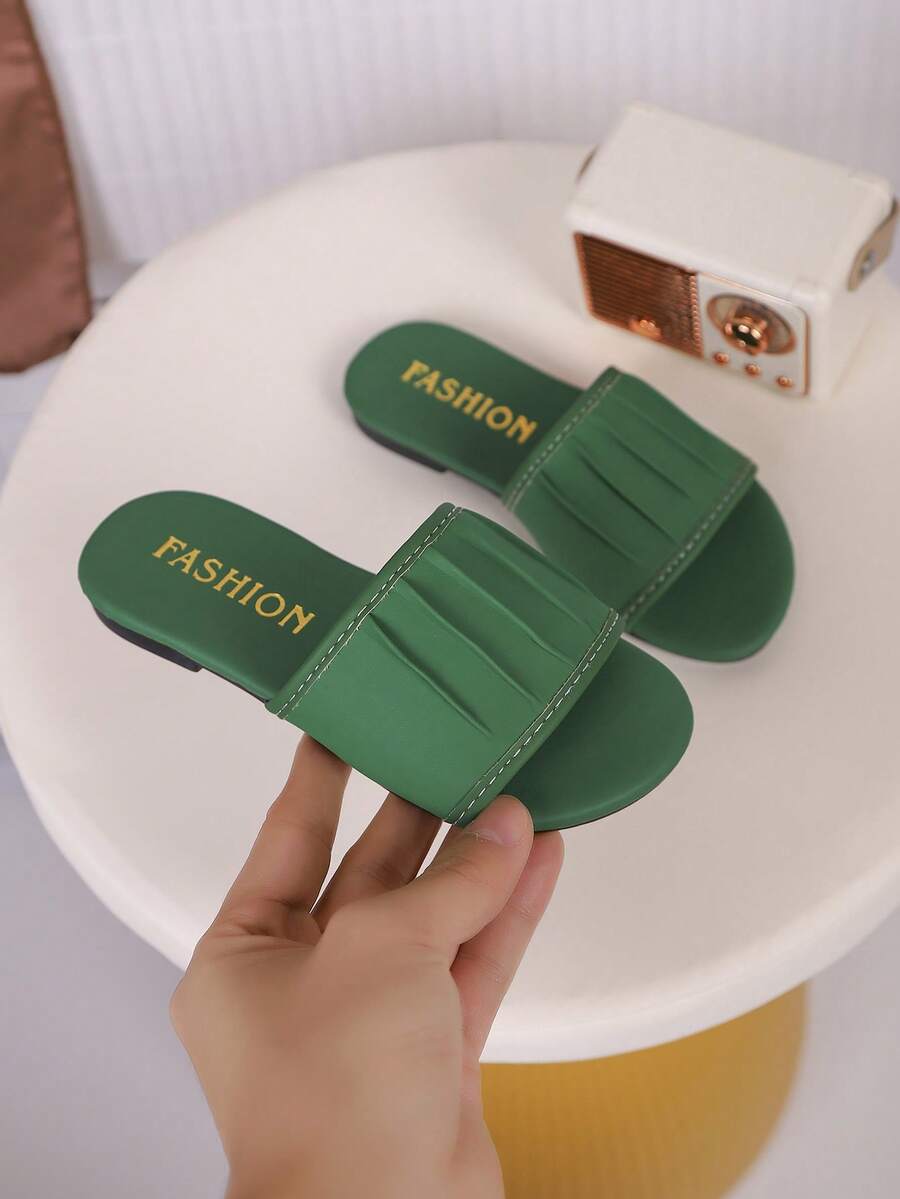 Kids' Fashionable Outdoor Slippers, Flat Summer Sandals, New Beach Shoes, Beloved By Girls