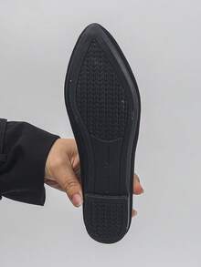 Plus Size 36-45 Fashion Sweet Pointed Toe Flat Shoes, Casual Slip-On, Lightweight, Comfortable, Non-Slip, Low Vamp, Black, Spring/Summer/Autumn - Black Cloth With Fine Lines - View 9