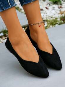 Spring & Autumn New Pointed Toe Flat Slip-On Shoes, Fashion Black Low Vamp Casual Flats, Suitable For Daily Wear, Plus Size 35-45, Lightweight & Comfortable, Suitable To Wear With Dresses - Black - View 3