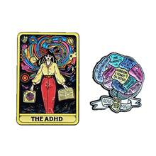Broche con diseño de carta del tarot de dibujos animados con temática de TDAH, insignia con letra, accesorio de moda único para mochilas, chaquetas, bolsos, regalo divertido y significativo - XZ4224-1 - Ver 5