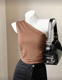 Women's Asymmetrical Cropped Top With Side Ruching, Basic Fashion, Stylish Casual Chic Summer Look, One-Shoulder Cropped Top With Pleated Details, Elastic Side, Long Cropped Top With One Sleeve, For Women, Long Cropped Top For Everyday Wear. - 鏽棕色 - 查看 2