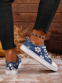 蓝色牛仔休闲运动鞋，涂鸦校园风帆布鞋，透气百搭舒适运动鞋，啦啦队鞋