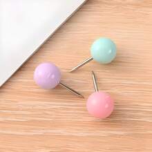 Pack de 30 Y 35 Chinchetas en Colores Rosa, Morado y Verde – Puntería Firme y Cabeza de Color Brillante, Ideales para Pizarras, Corchos, Manualidades, Oficina y Decoración; Accesorios Resistentes, Seguros y de Uso Versátil - Rosa - Ver 3