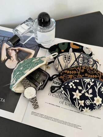 1Pc Embroidered Flower Patterns Key Pouch Mini Coin Purse Portable Keychain Car Key Pouch Convenient Travel Bag With Zipper, Multi-Functional Storage Bag For Jewelry,Watches, Lipsticks, Tissues, Earphones, And Other Small Items Birthday Gift, Friend Gift, Back To School Gift