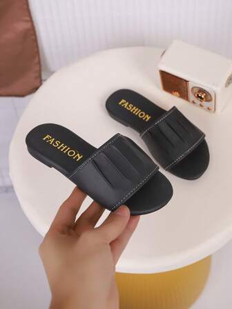 Children's Fashionable Outdoor Slippers, Flat-Topped Summer Slippers, New Beach Shoes, Highly Favored By Girls.