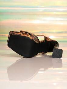 1双纯色搭扣高跟凉鞋，户外夏季厚底超高跟女鞋 - 棕色 - 查看 6