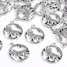 40 Pieces Antique Silver Wolf Charms Pendants Vintage Alloy Wolf Animal Dangle Pendants Craft Supplies For DIY Necklace Bracelet Keychains Jewelry MaFKing, 25 X 21 Mm,Wolf - 狼 - 查看 5