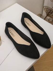 Spring & Autumn New Pointed Toe Flat Slip-On Shoes, Fashion Black Low Vamp Casual Flats, Suitable For Daily Wear, Plus Size 35-45, Lightweight & Comfortable, Suitable To Wear With Dresses - Black - View 6