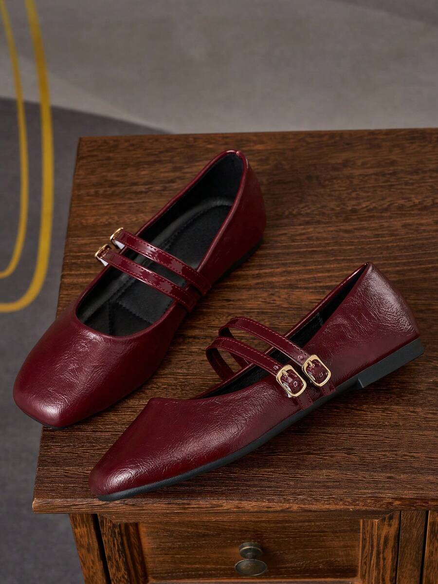 女士时尚方头浅口酒红色平底鞋，适合新年、婚礼、通勤、约会、派对、圣诞节等场合，四季皆宜的百搭平底鞋，春夏户外活动穿着更显优雅气质，双带玛丽珍芭蕾平底鞋，夏季必备 - 酒紅色 - 查看 1